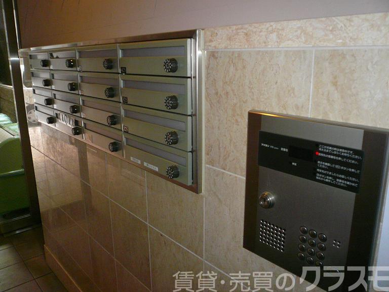 28/30 エントランス