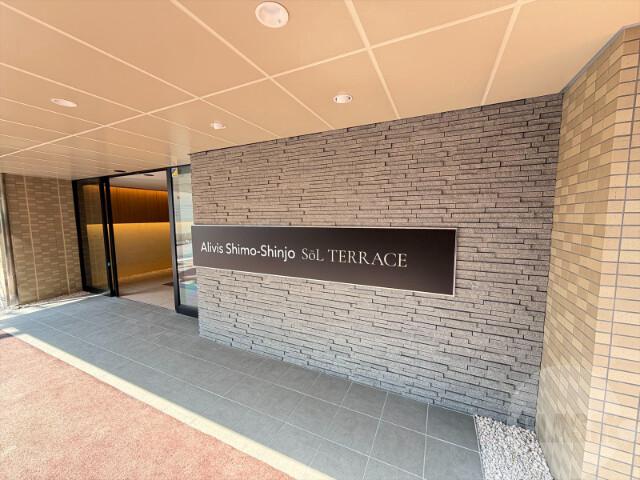 22/30 エントランス