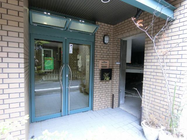 30/30 エントランス