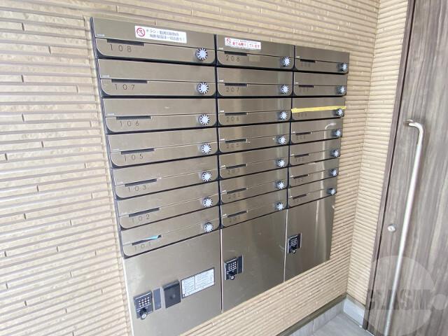 23/30 エントランス