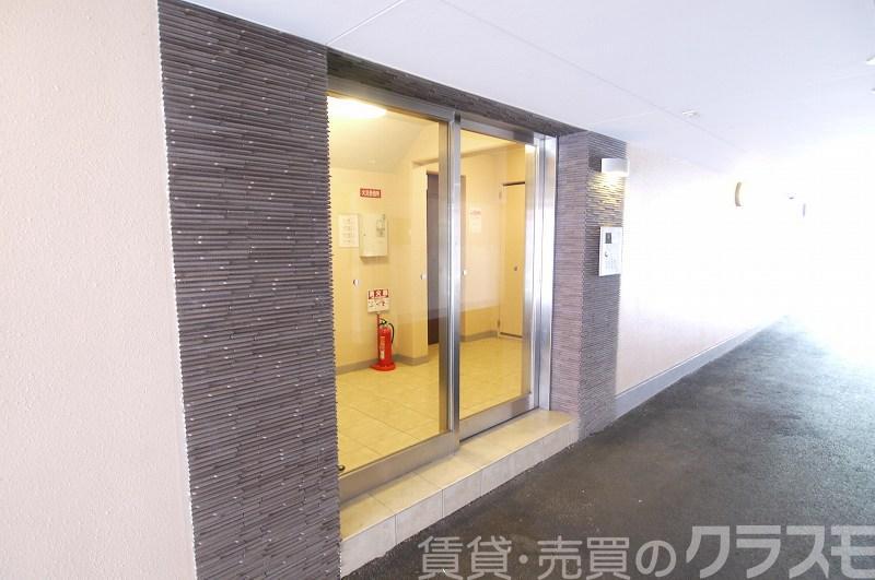 28/30 エントランス