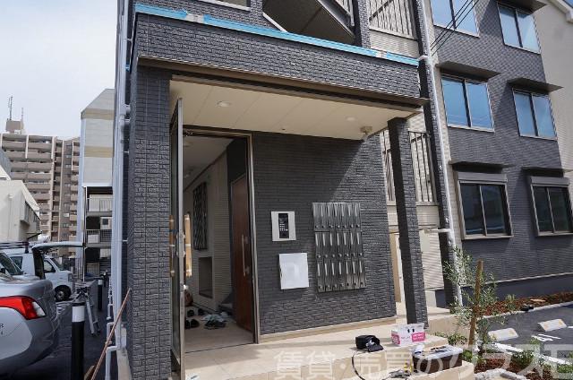 30/30 エントランス