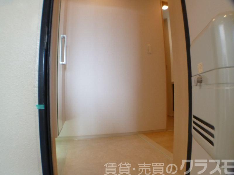 16/30 玄関