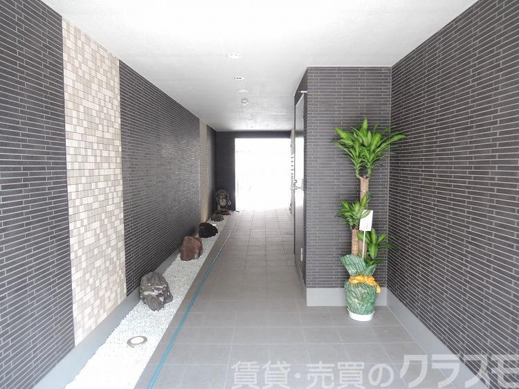 28/30 エントランス