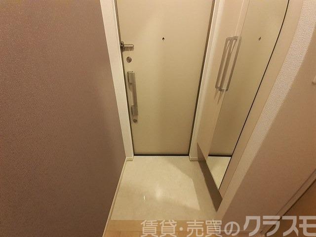 16/30 玄関