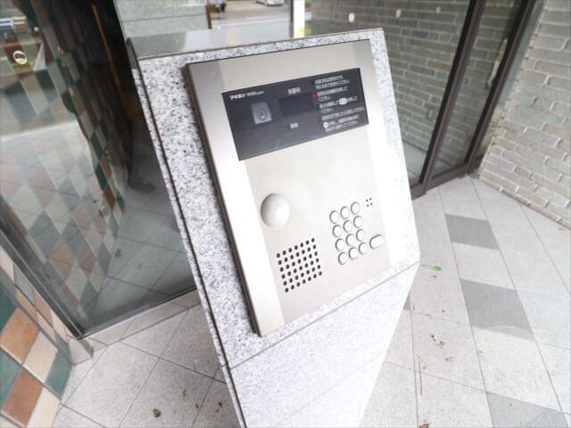 22/30 エントランス