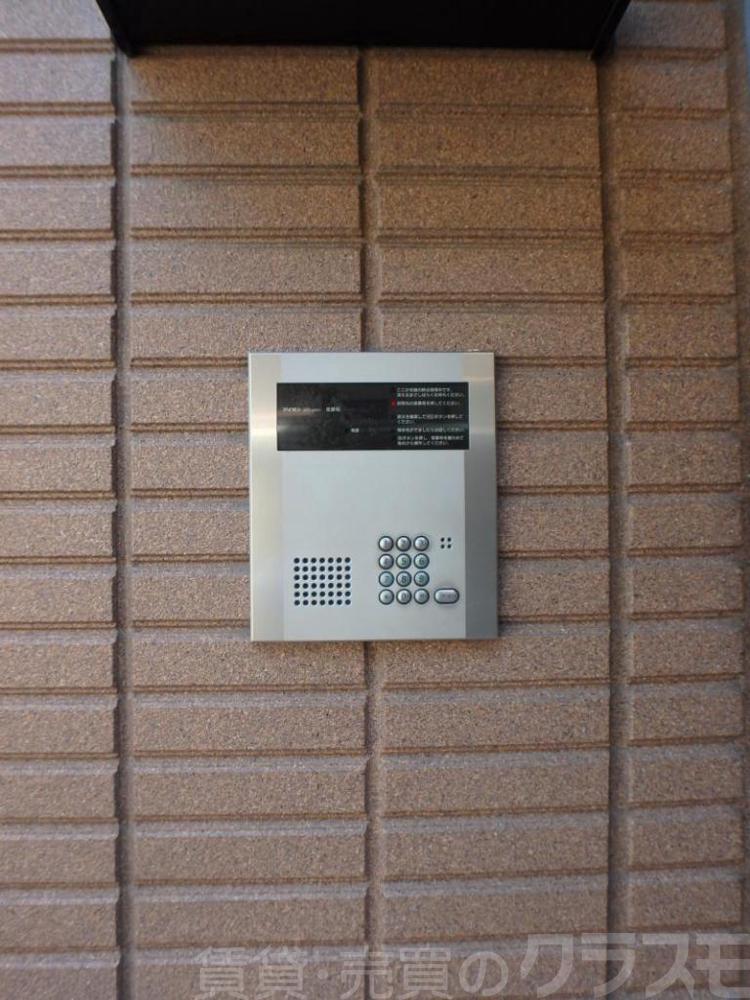 21/30 エントランス