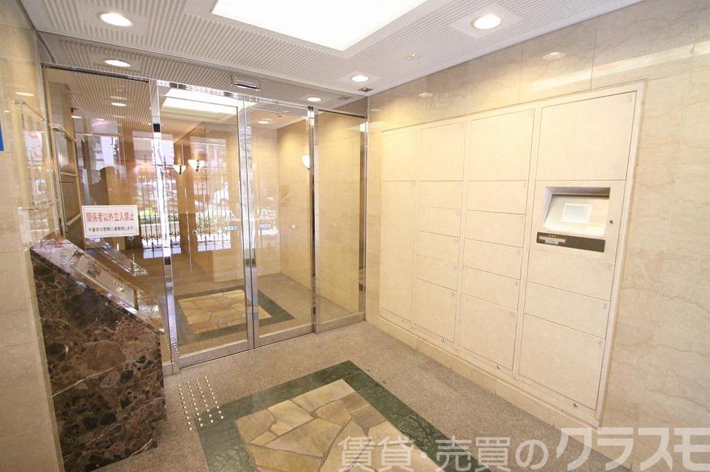 28/30 エントランス