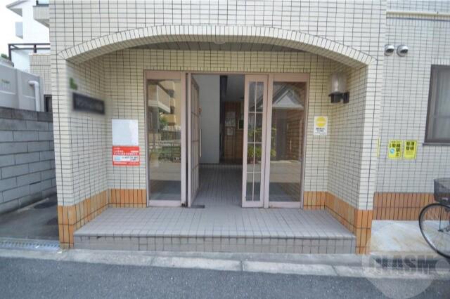 19/28 エントランス