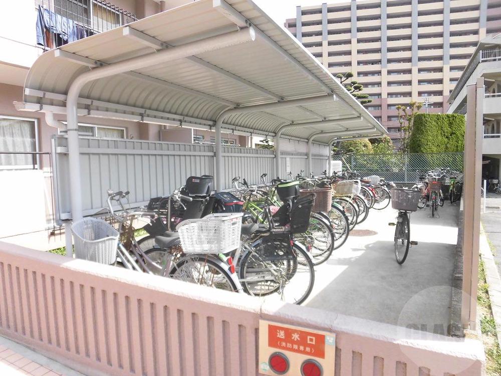 22/27 駐車場