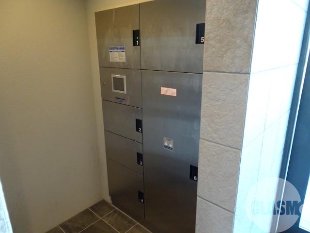 21/30 エントランス