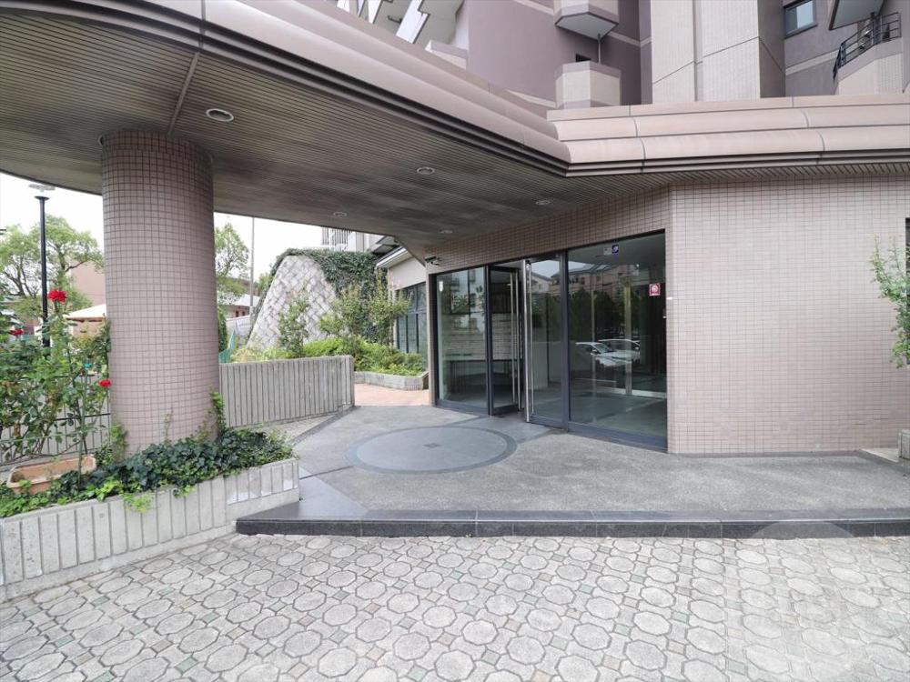 22/30 エントランス