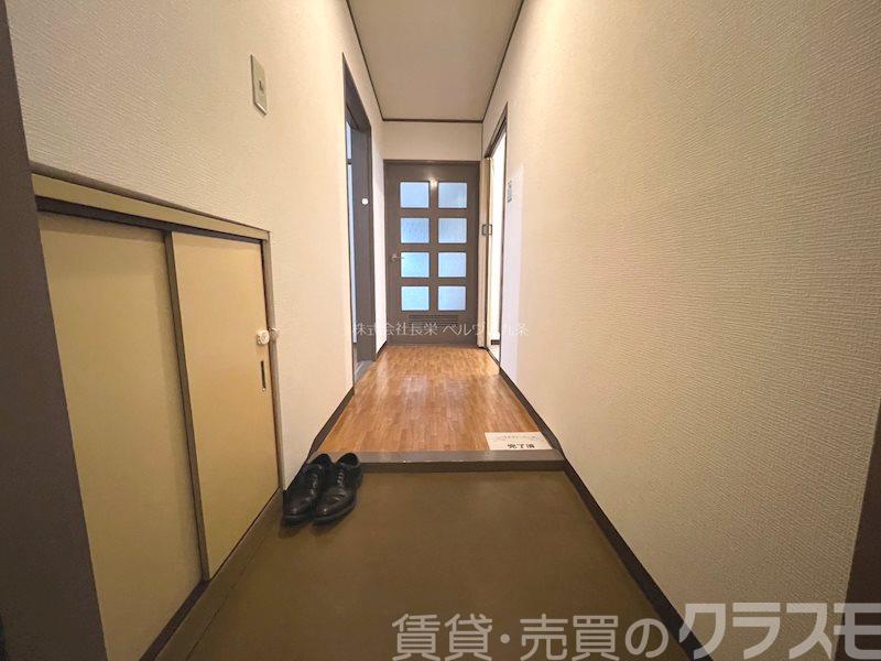 16/30 玄関