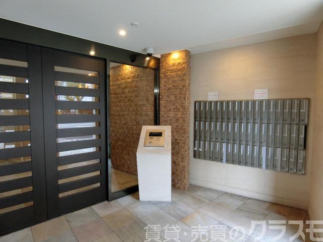 28/30 エントランス