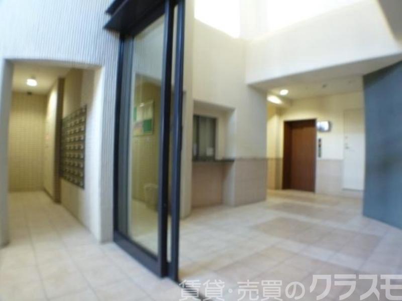 28/30 エントランス