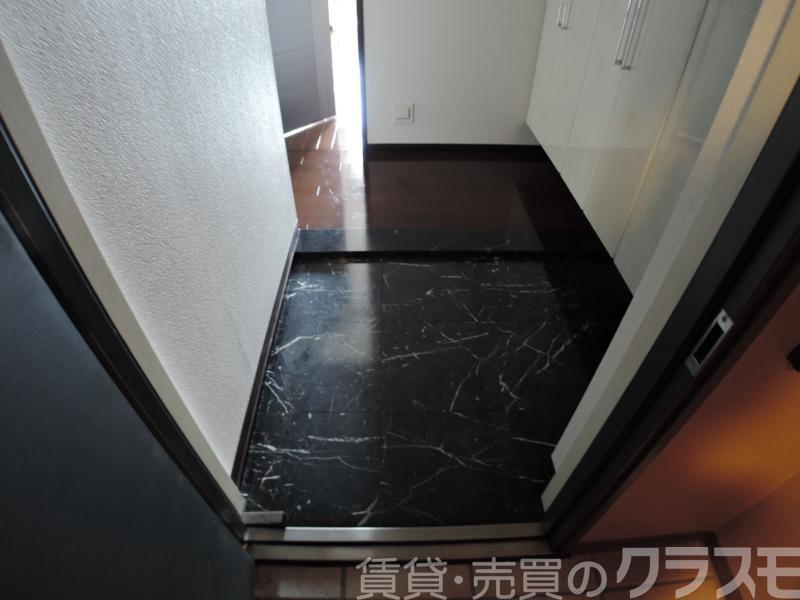 16/30 玄関