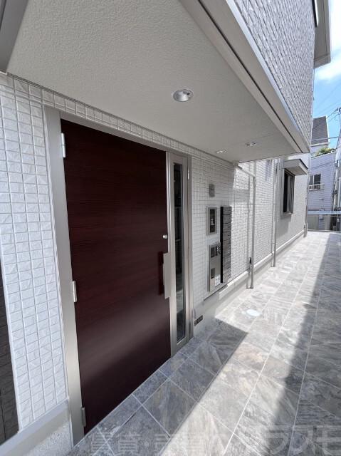 25/30 エントランス