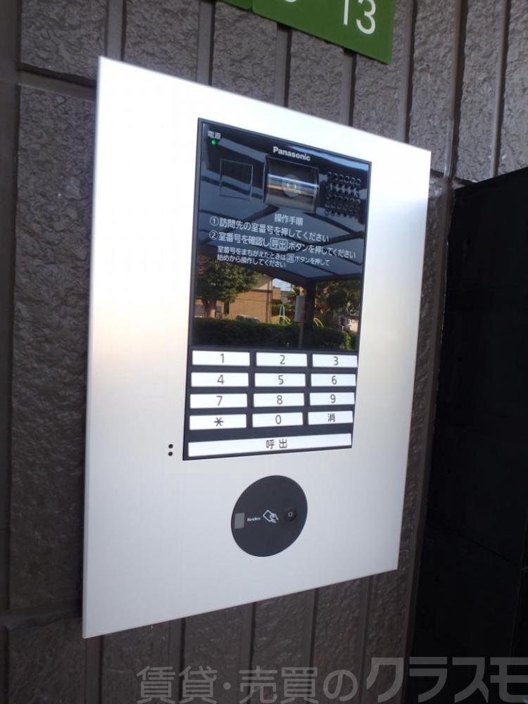 28/30 エントランス