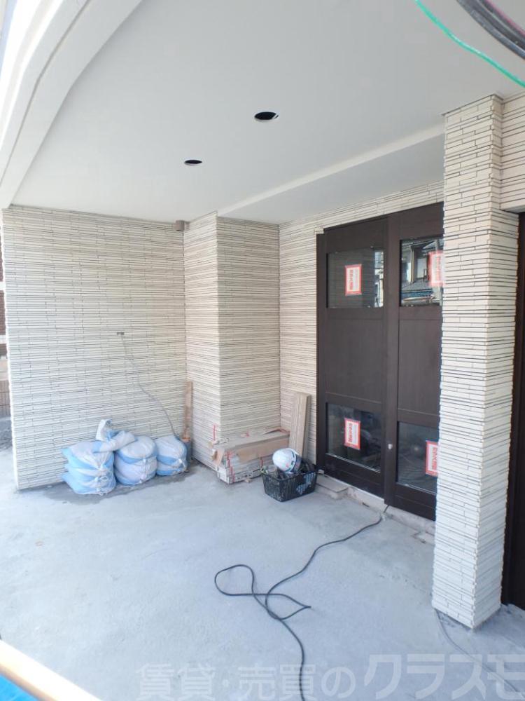 23/30 エントランス