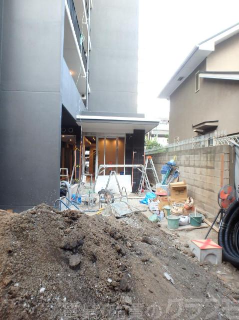 16/26 エントランス