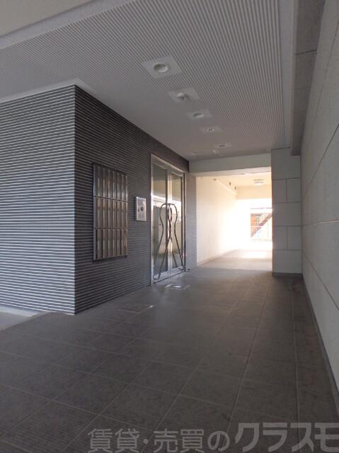 23/30 エントランス