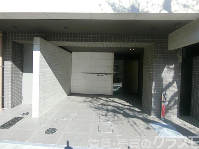 30/30 エントランス