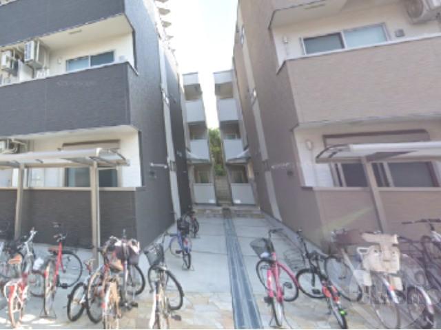 18/26 エントランス