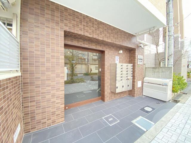 18/28 エントランス