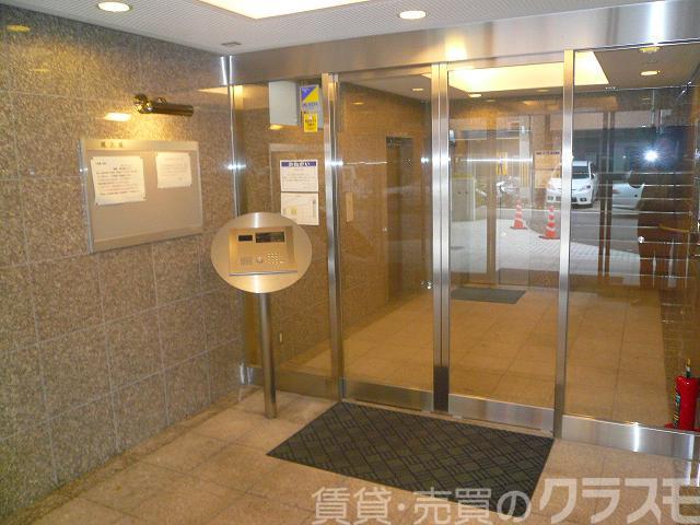 28/30 エントランス