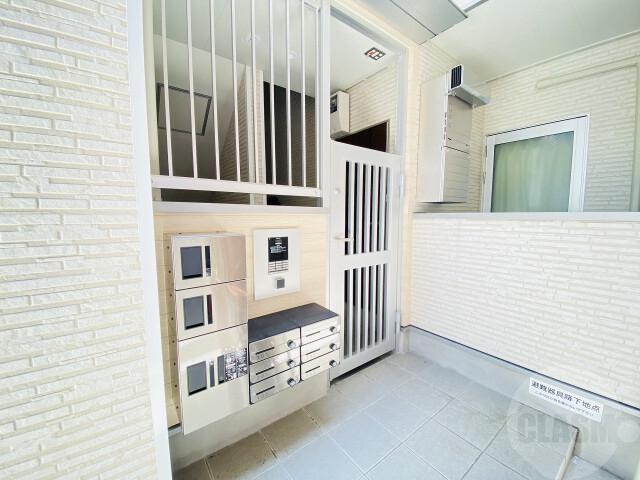 21/27 エントランス