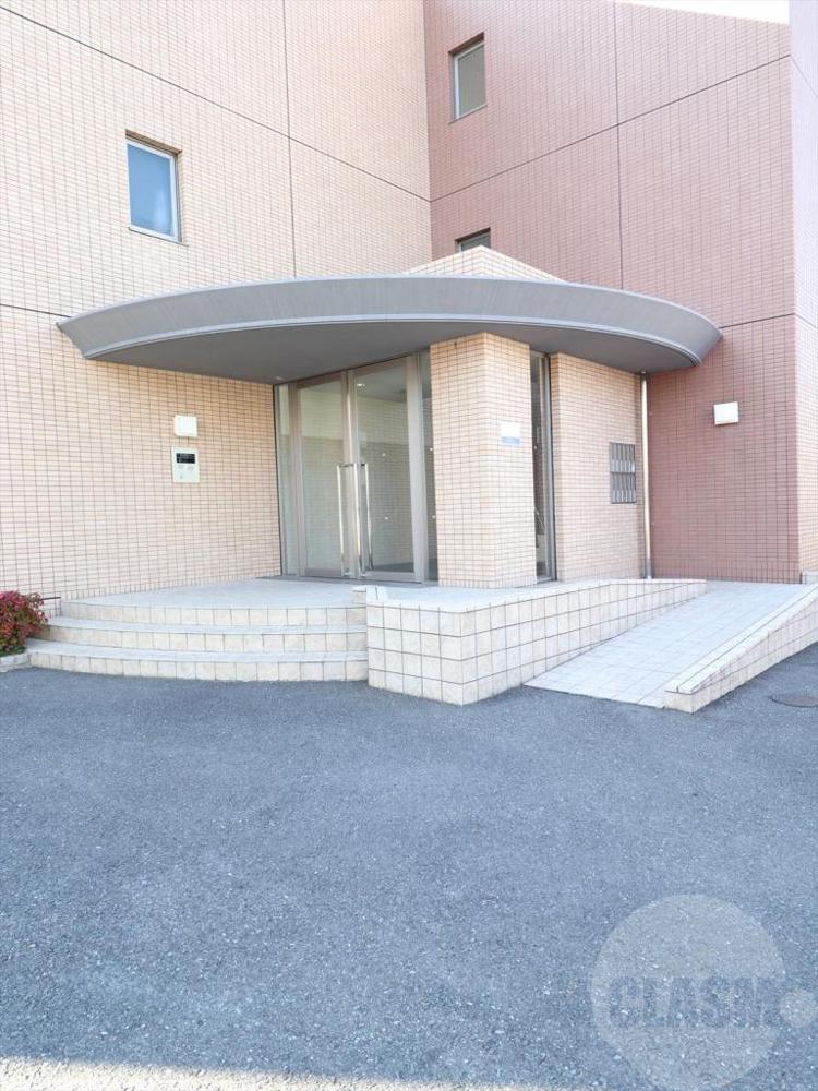 22/30 エントランス