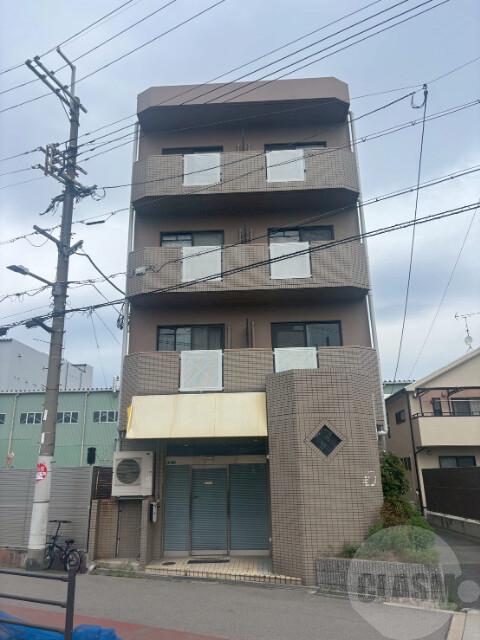 21/30 エントランス