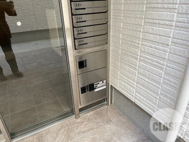 21/30 エントランス