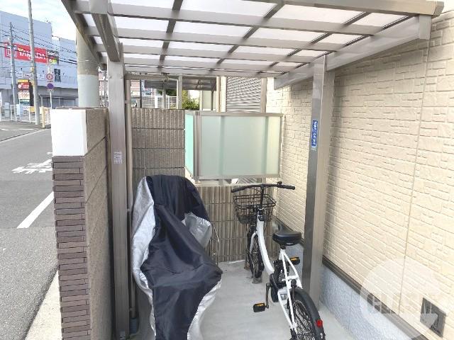 20/30 エントランス