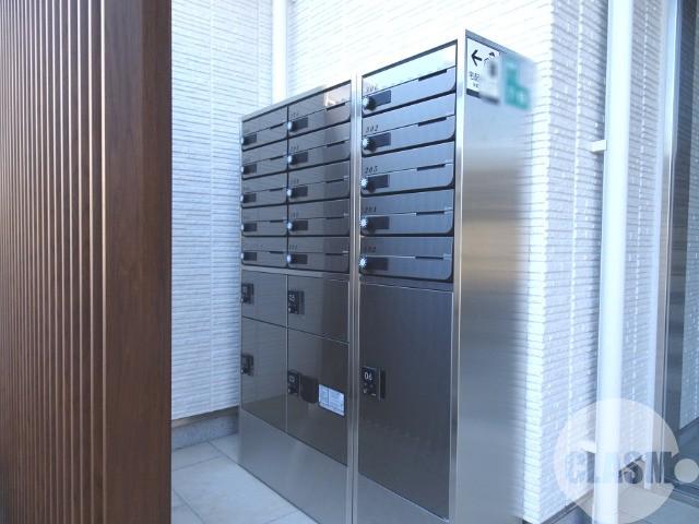 21/30 エントランス