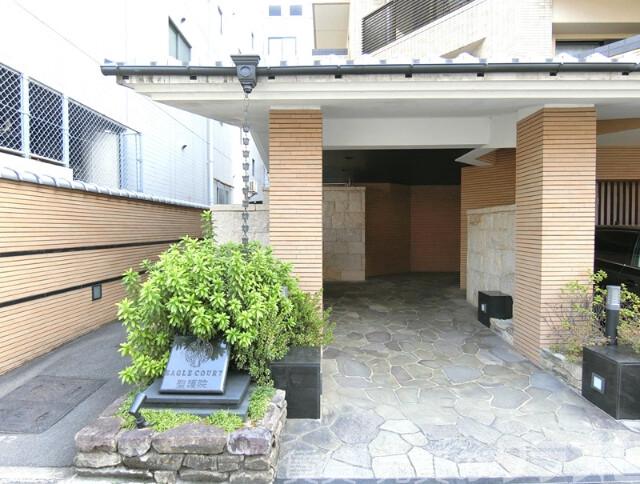 23/30 エントランス