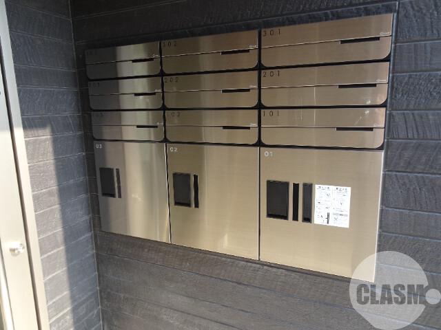 23/28 エントランス