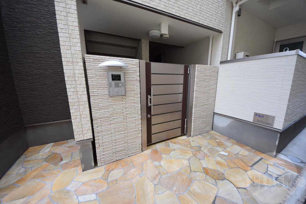 20/29 エントランス