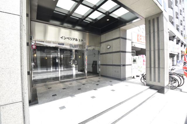 21/30 エントランス