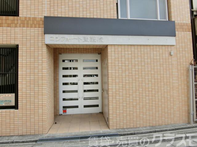 30/30 エントランス