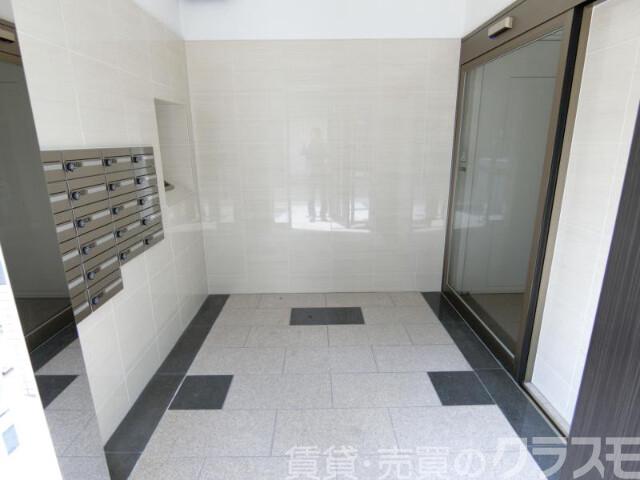 28/30 エントランス