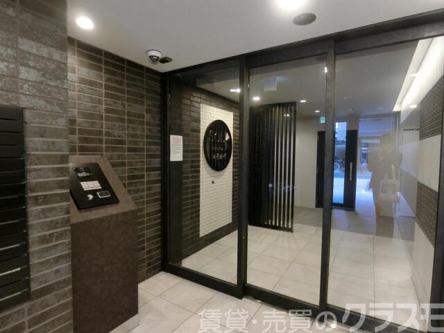 28/30 エントランス