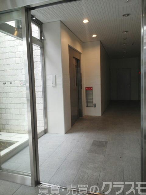 30/30 エントランス