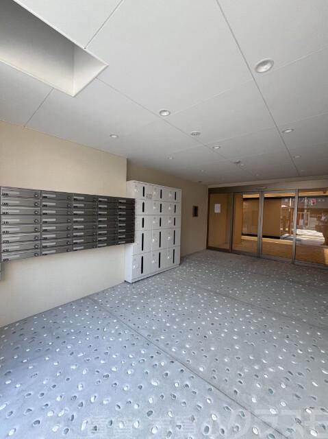 24/30 エントランス