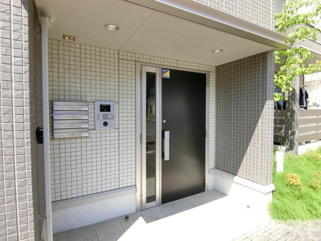 2/4 エントランス