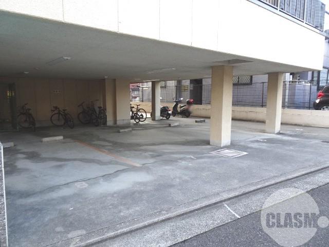 2/7 駐車場