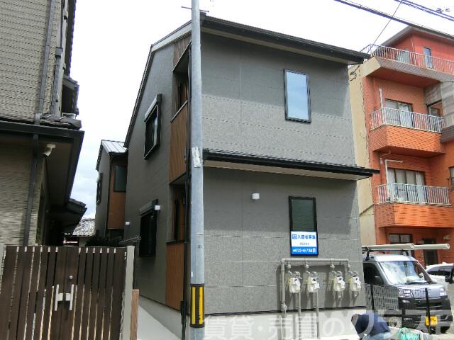 30/30 エントランス