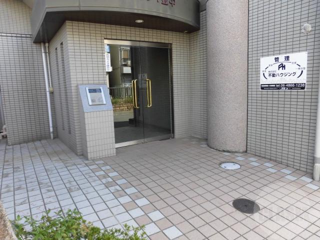 21/30 エントランス