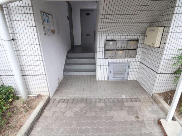 22/30 エントランス