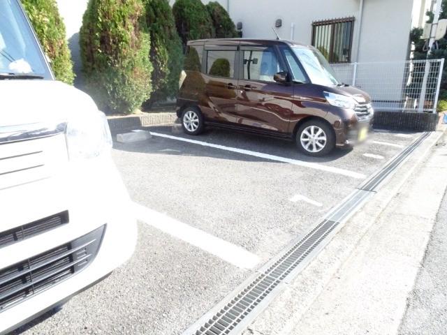 20/27 駐車場